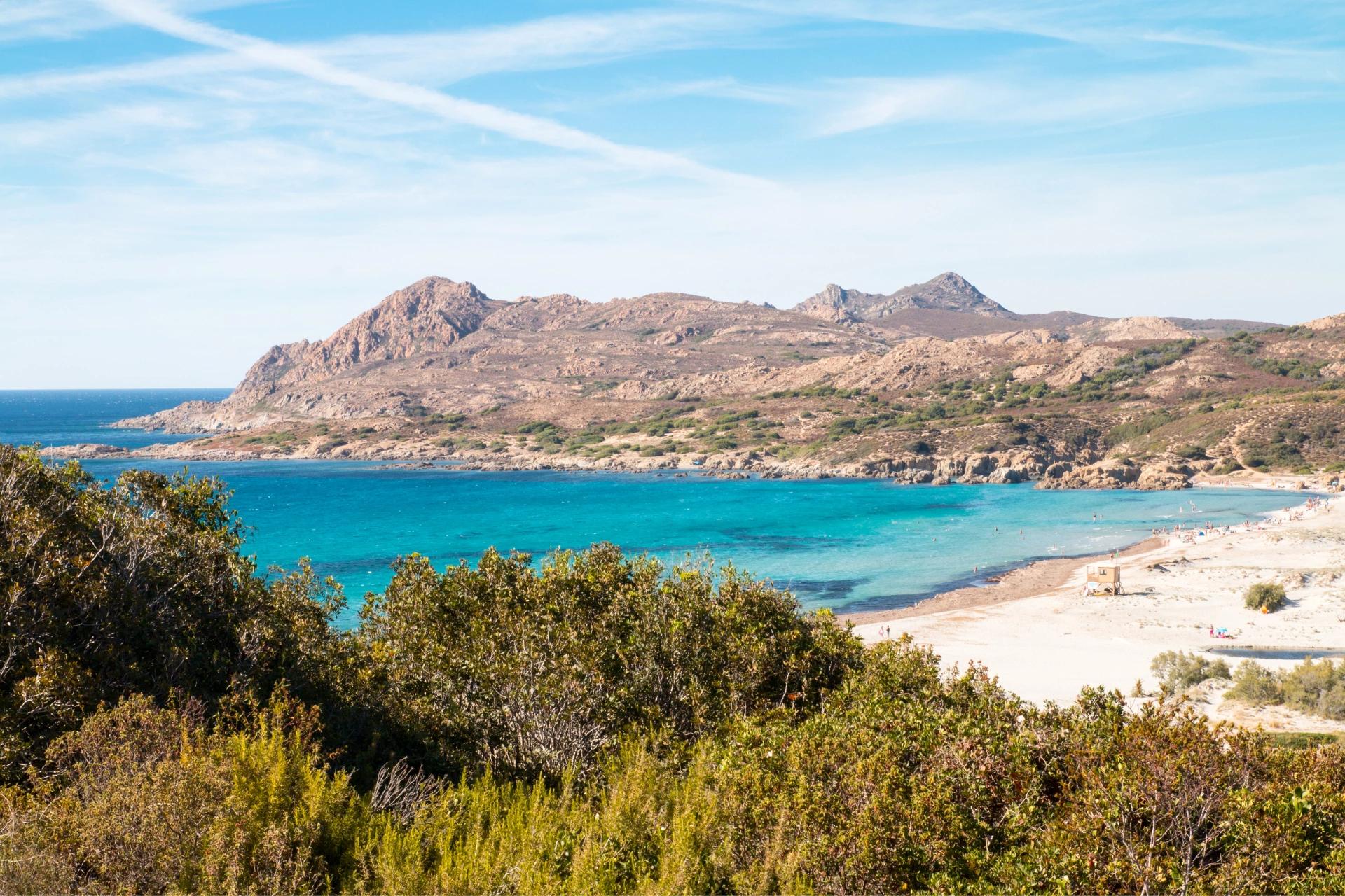 Plage et baie entre Calvi et Île Rousse à proximité de l'hôtel San Andrea